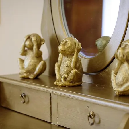 Clara's House * Quara