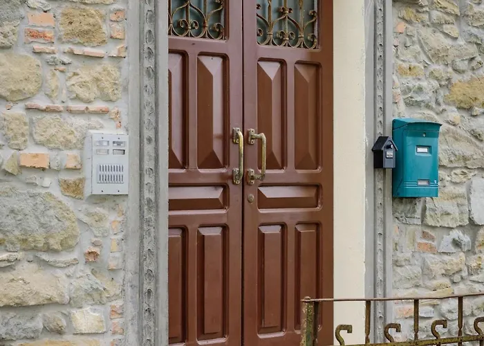 Daire Clara's House *